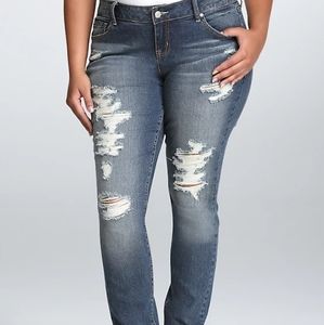 🔥Torrid skinny jeans with destruction medium wash
